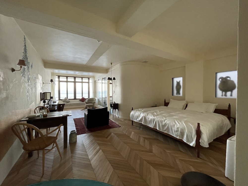 ラグジュアリー ダブルルーム 客室8 | ホテル カーサ ヴィーコ