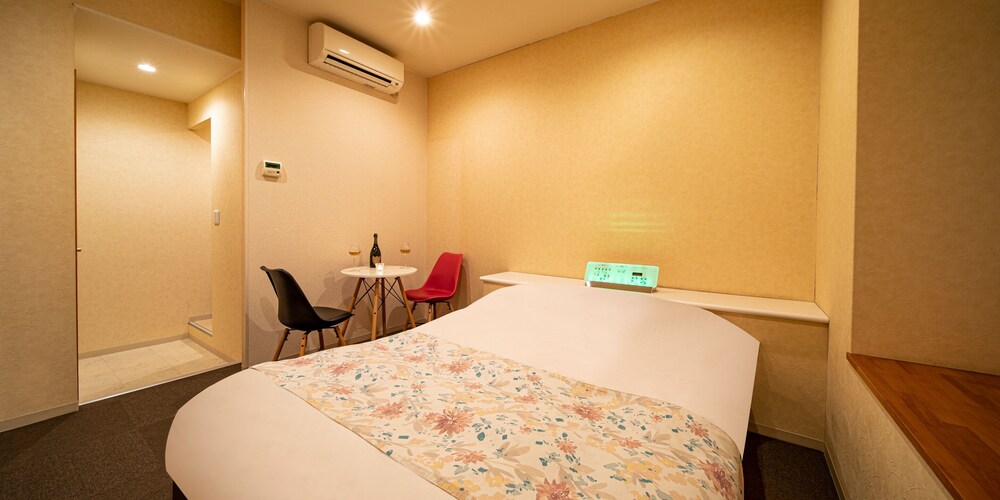 エコノミー ダブルルーム 喫煙可 客室6 | ホテル楽石本館