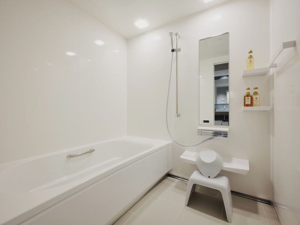 スイート 10平米バルコニー付き 禁煙 客室20 | MONday Apart Premium 浅草