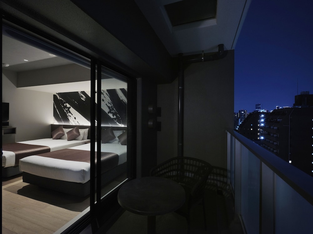 プレミアムサウナスイート 10平米バルコニー付き 禁煙 客室21 | GRAND MONday 浅草 (旧:MONday Apart Premium 浅草)