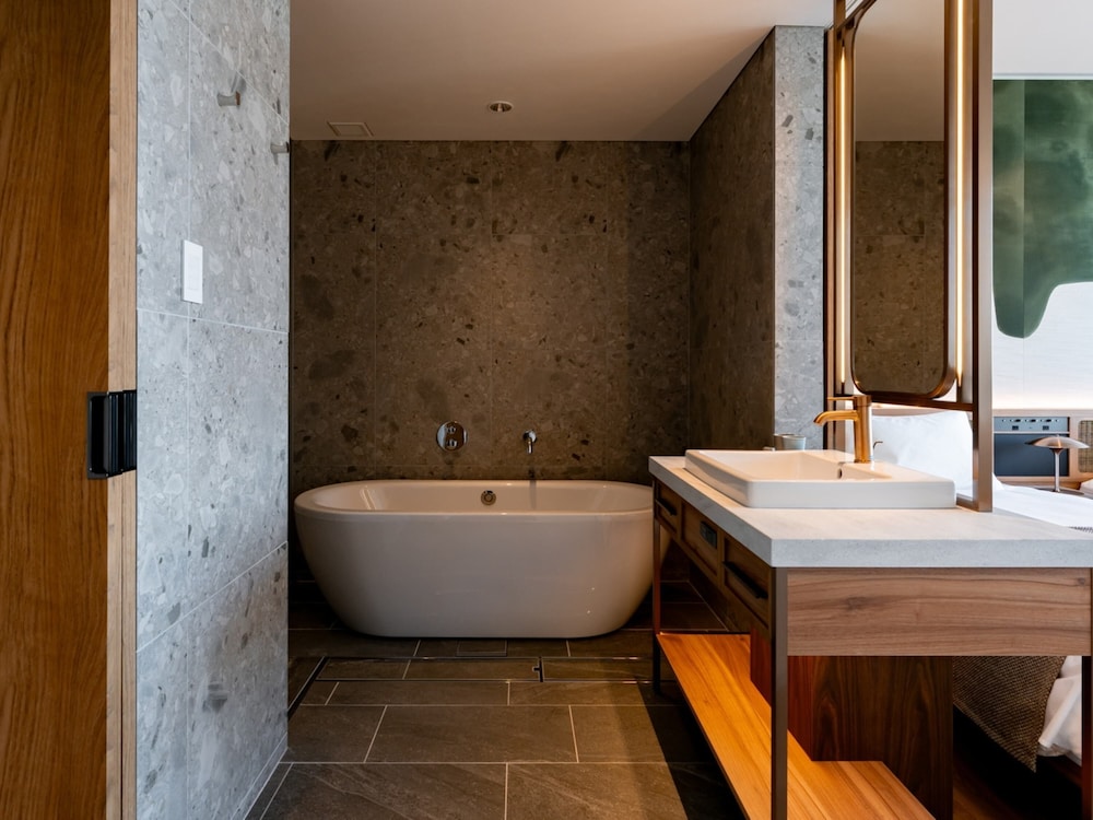 プレミア トリプルルーム 禁煙 バスルーム0 | GREENITY IWATA（グリニティ イワタ）