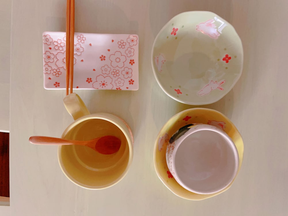 トリプルルーム リビング エリア1 | suikakan heianjingumae 酔花間