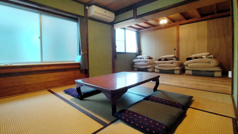 和風クワドラプルルーム 禁煙 共用バスルーム 客室2 | Guesthouse Bench