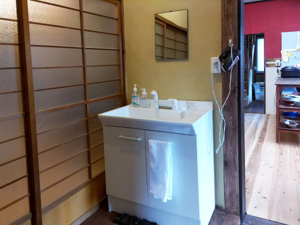 ツインルーム 禁煙 共用バスルーム 共用バスルーム2 | Guesthouse Bench