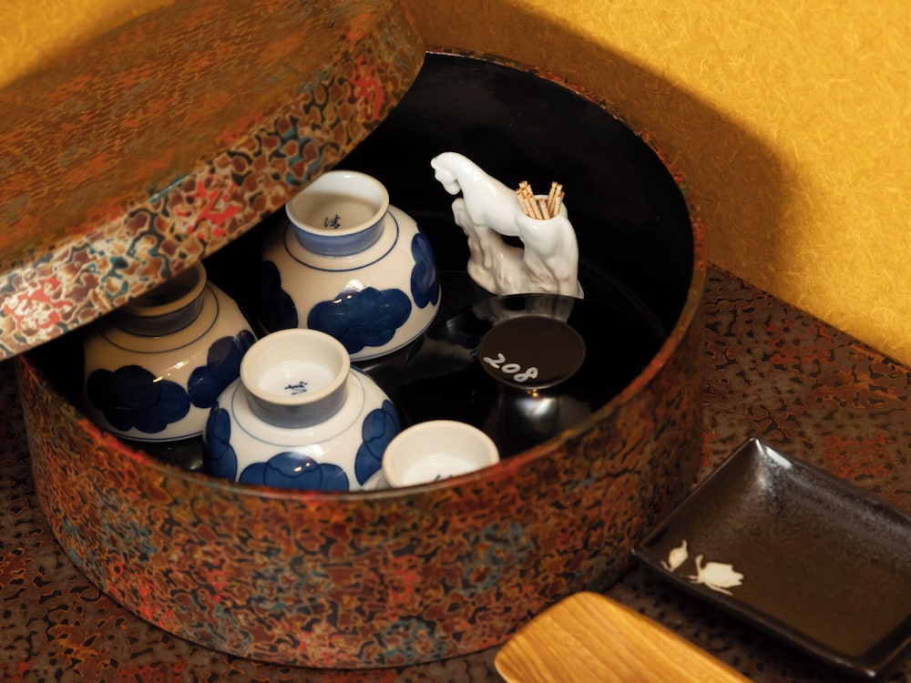 [禁煙] 本館 和室8畳 バス無し/トイレ付き/洗面付 客室の設備とサービス1 | 龍門亭千葉旅館