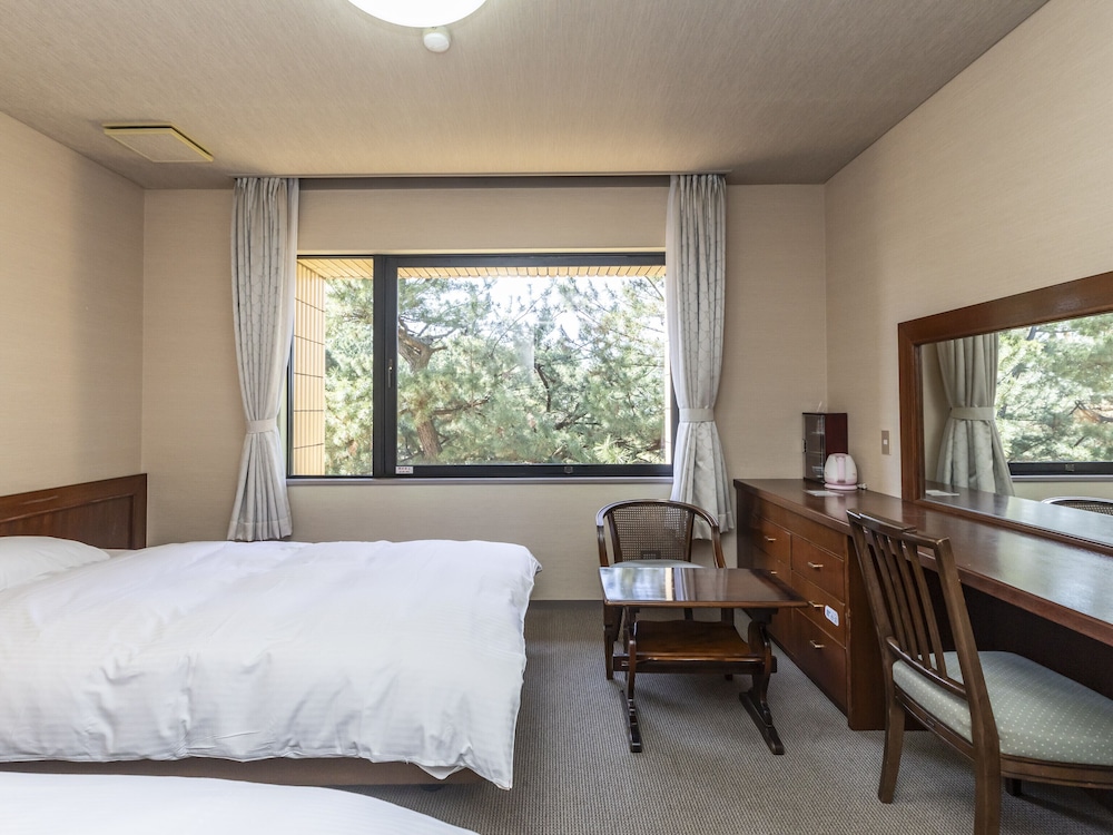 プレミアム ツインルーム 禁煙 客室4 | Tabist 琴弾荘