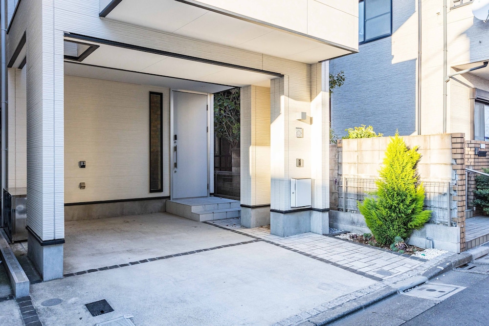 駐車場1 | Modern House Tokyo east 駐車場1 | Modern House Tokyo east