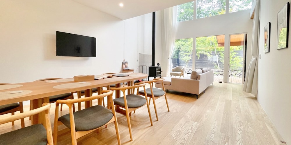 サウナ棟 ダイニングルーム0 | 軽井沢ハウスヴィラ