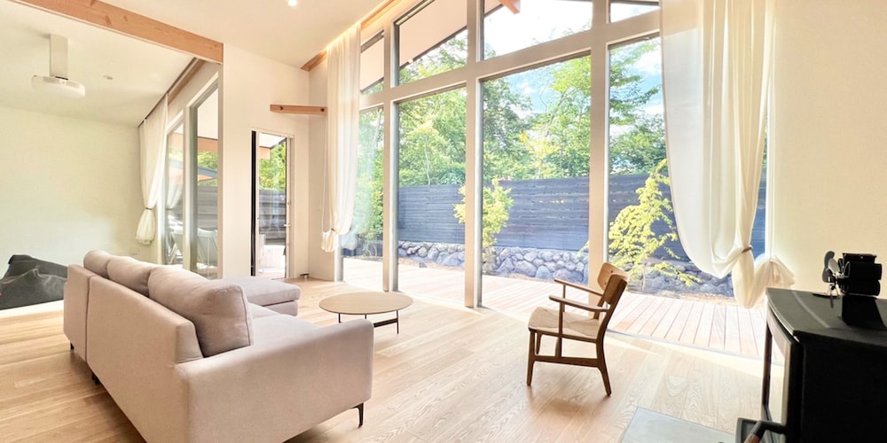 平屋棟 リビング エリア1 | 軽井沢ハウスヴィラ