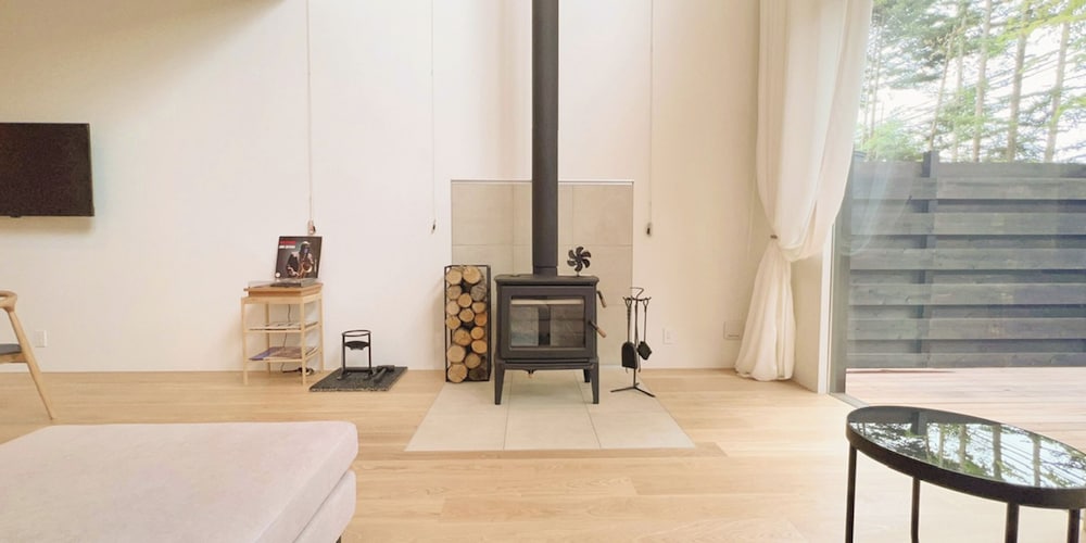 檜風呂棟 リビング エリア0 | 軽井沢ハウスヴィラ