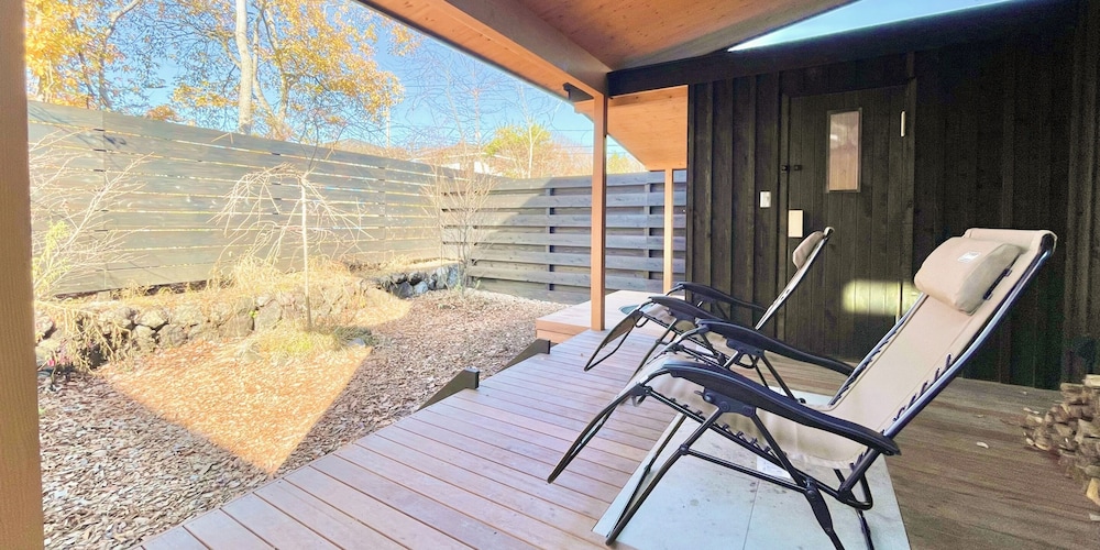 サウナ棟 テラス / パティオ4 | 軽井沢ハウスヴィラ