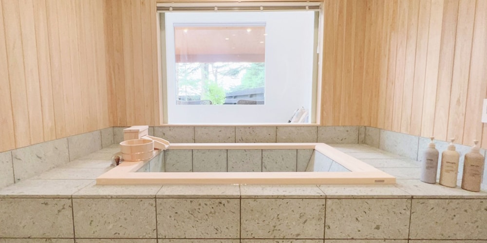 檜風呂棟 バスルーム2 | 軽井沢ハウスヴィラ