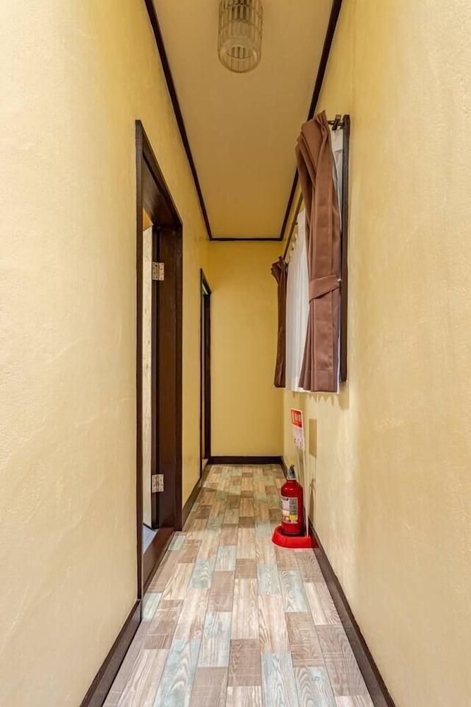 廊下1 | Shikanjima Detached house