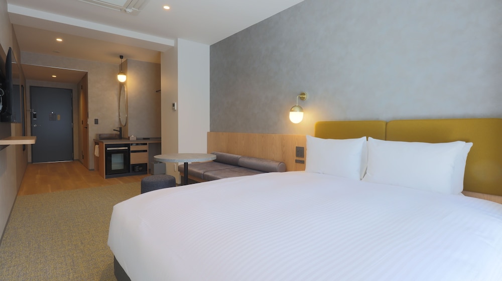 デラックス ダブルルーム シティビュー 客室1 | HOTEL Tomiya with M's