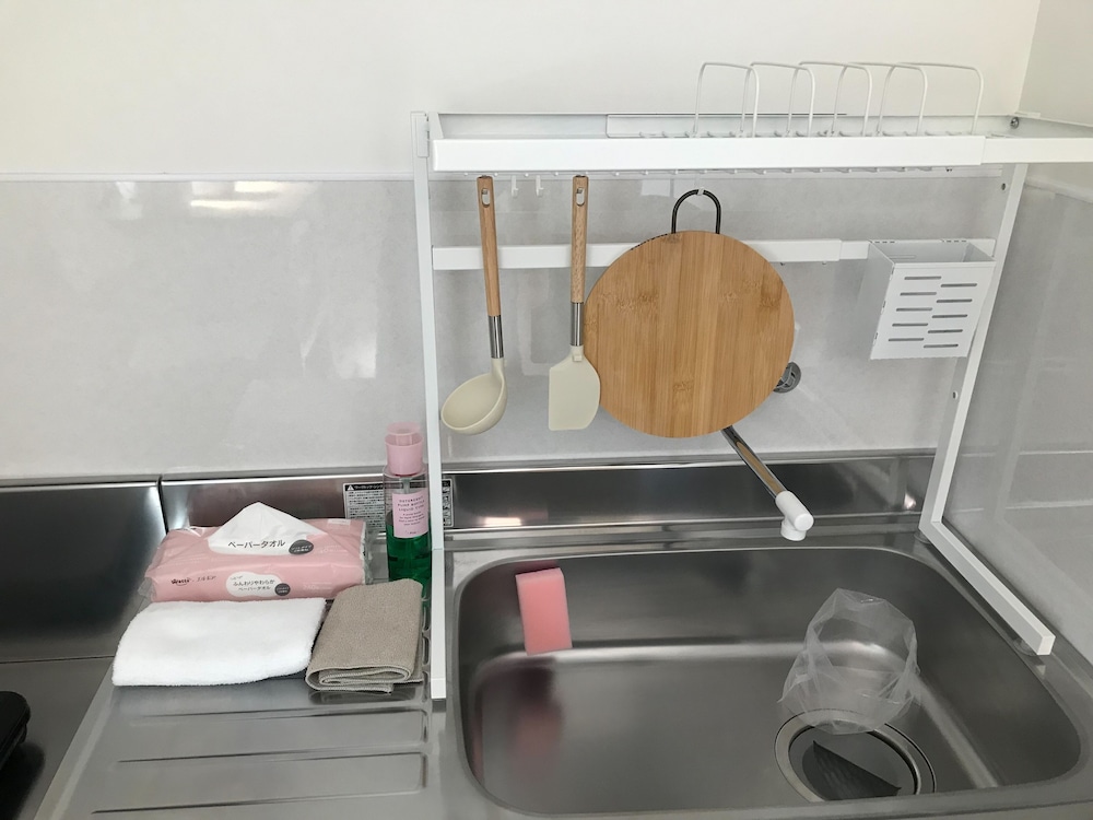 1F 赤の部屋 禁煙 専用キッチン0 | マリノワン