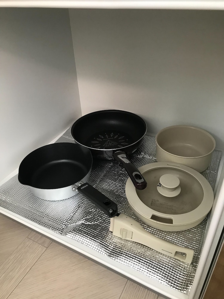 1F 赤の部屋 禁煙 専用キッチン1 | マリノワン