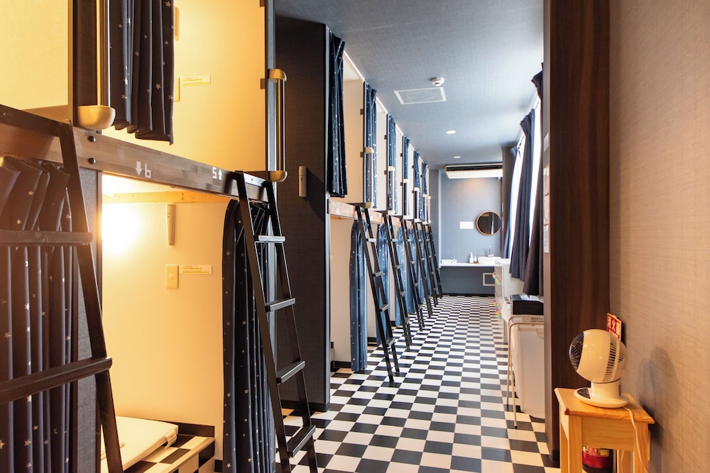 ファミリー 共同ドミトリー 客室3 | Hotel Base Nara