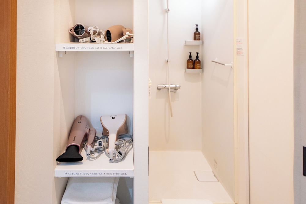 ベーシック ダブルルーム バスルーム0 | Hotel Base Nara