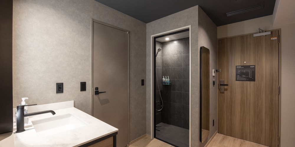 スタンダードダブル（シャワーブース）禁煙 バスルームのシャワー0 | ノボテル奈良