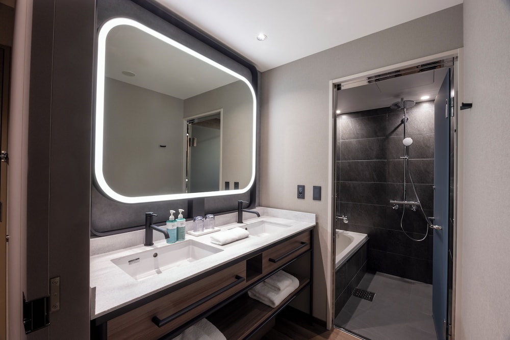 スーペリア ルーム ベッド (複数台) クラブラウンジ利用可 (Bathtub) バスルーム0 | ノボテル奈良