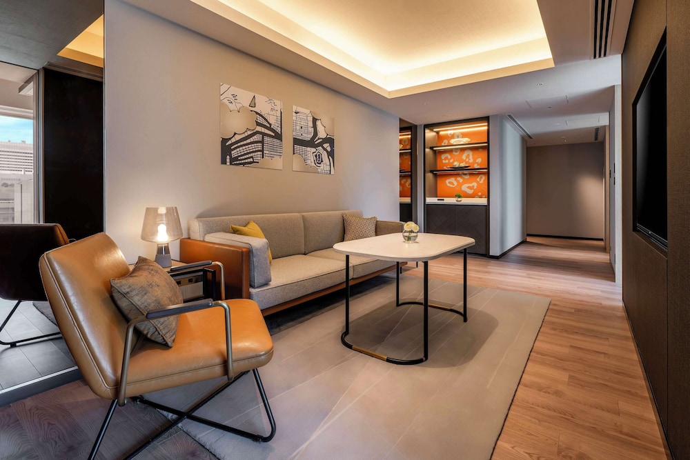 キャノピーコーナースイート (キングベッド) リビング エリア1 | キャノピー by ヒルトン大阪梅田