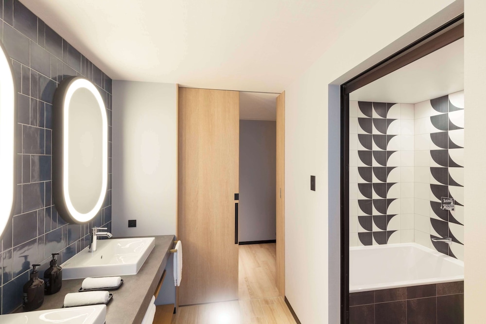 キャノピーコーナースイート (キングベッド) バスルーム0 | キャノピー by ヒルトン大阪梅田