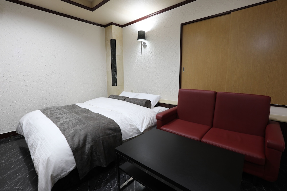 ダブルルーム喫煙 (チェックイン22時以降、チェックアウト翌日12:00まで 1泊限定) | HOTEL C-PLUS - 大人限定