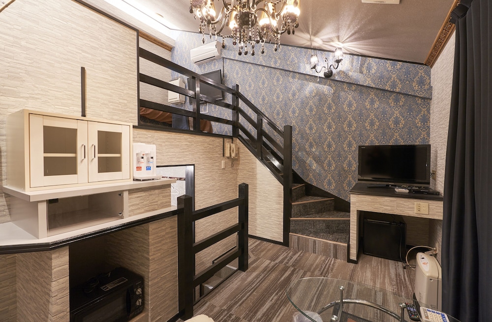 ダブルルーム ダブルベッド 1 台 リビング エリア1 | ホテル プリンセス - 大人限定