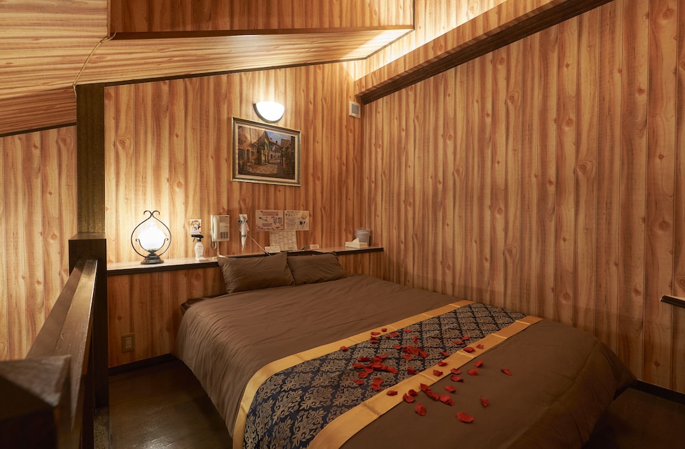 ダブルルーム ダブルベッド 1 台 客室9 | ホテル プリンセス - 大人限定