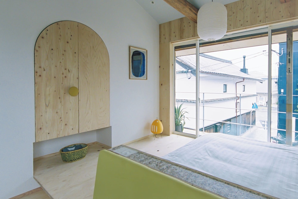 デラックス ダブルルーム ダブルベッド 1 台 テラス シティビュー | SOIL Setoda