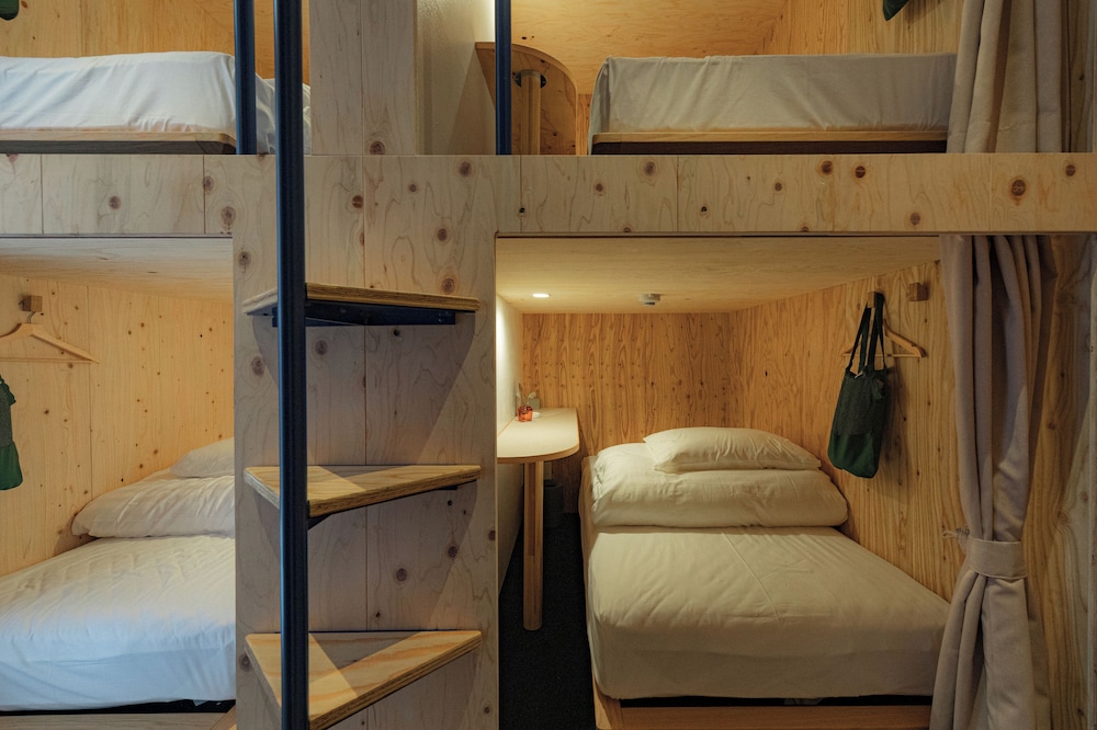 ファミリー 4 人部屋 専用バスルーム | SOIL Setoda