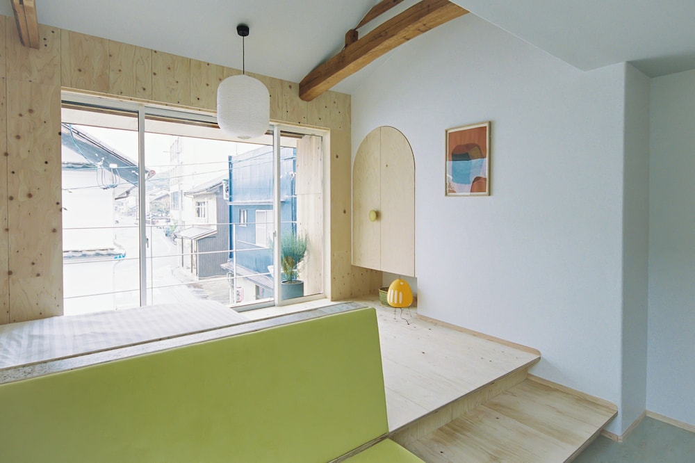 デラックス ダブルルーム ダブルベッド 1 台 テラス パーシャル オーシャン ビュー テラス / パティオ0 | SOIL Setoda