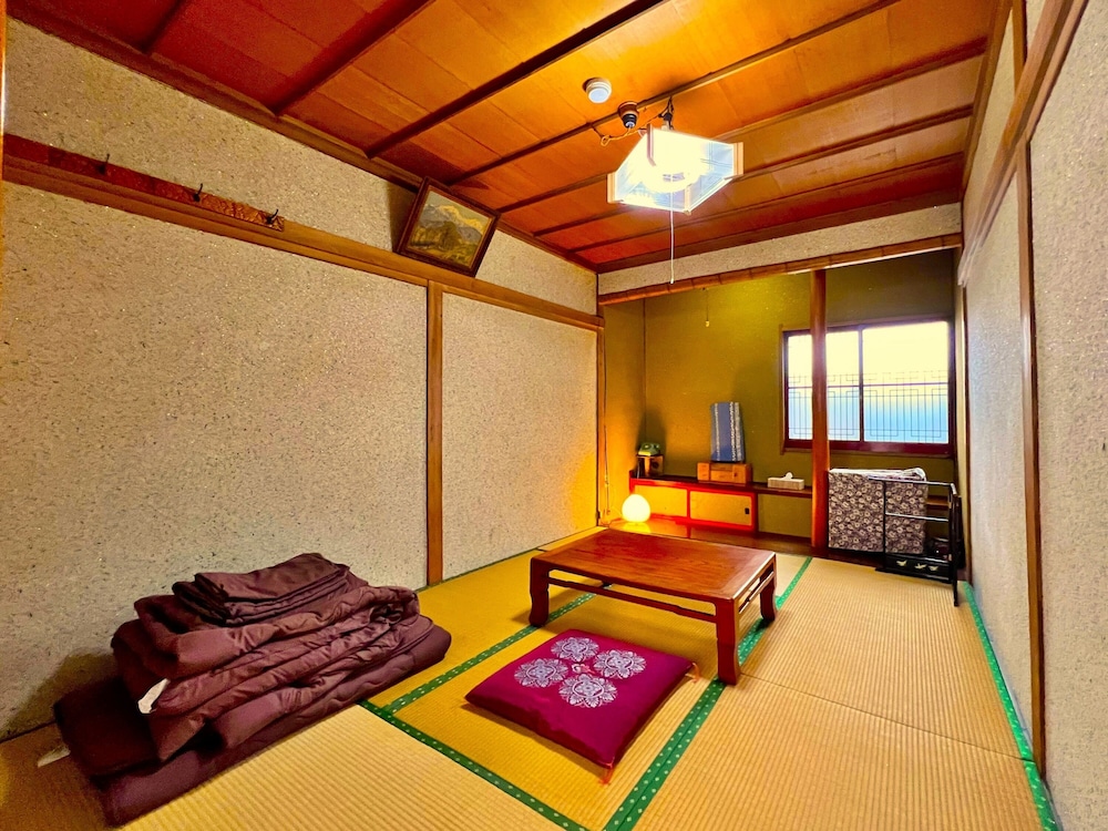 ツインルーム 禁煙 客室4 | 松葉屋ゲストハウス