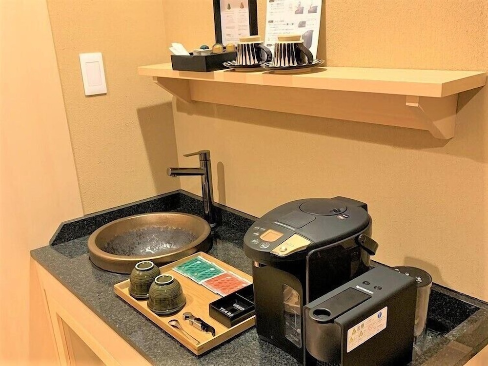 【露天風呂＋テラス付き】癒しの洋室ツイン『なごみ』 客室の設備とサービス3 | ホテル四季の館 箱根芦ノ湖