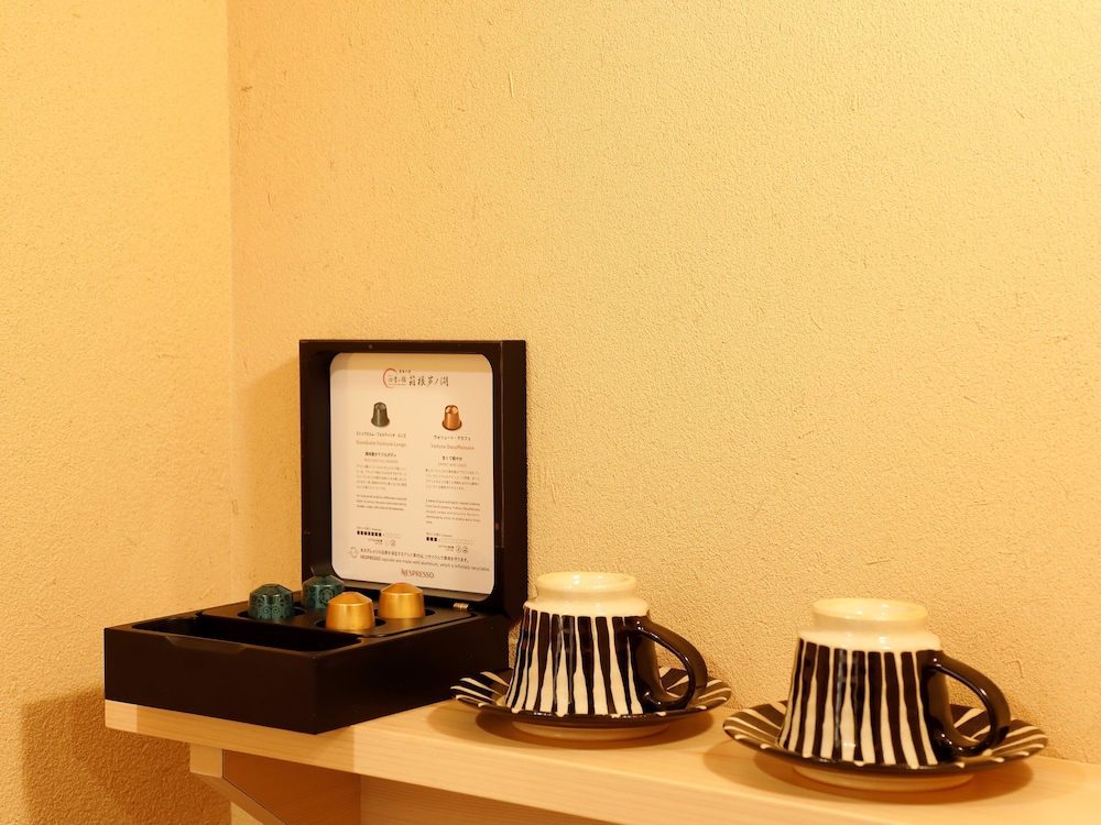 【露天風呂＋テラス付き】癒しの洋室ツイン『なごみ』 客室の設備とサービス0 | ホテル四季の館 箱根芦ノ湖