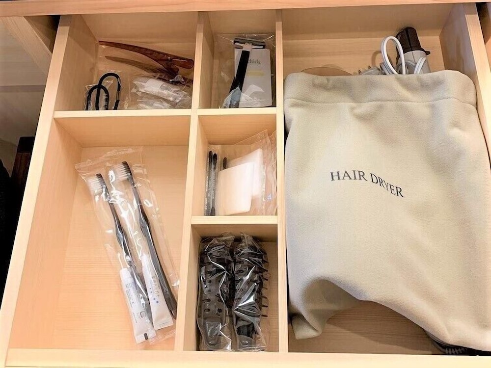 【露天風呂＋テラス付き】癒しの洋室ツイン『なごみ』 客室の設備とサービス5 | ホテル四季の館 箱根芦ノ湖