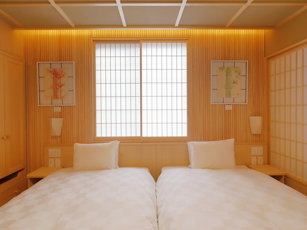 【露天風呂＋内風呂】"四季彩"スイートルーム「菖蒲」 客室3 | ホテル森の風箱根仙石原