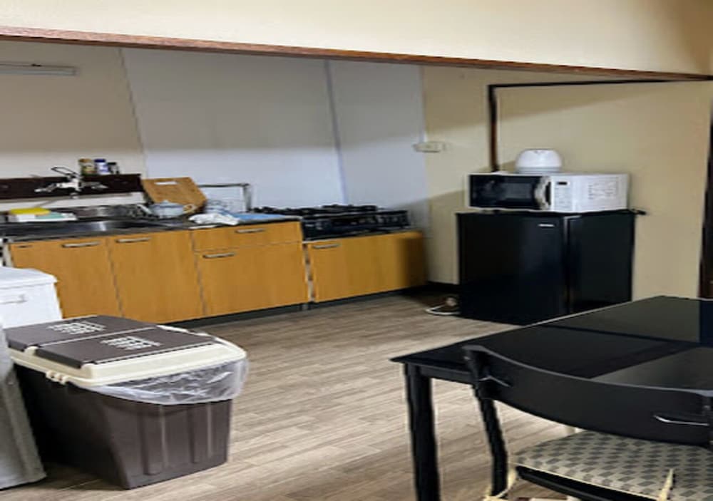 アパートメント (302) 専用キッチン1 | 民泊太田3号館