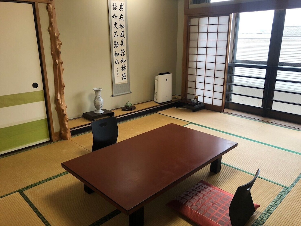 エコノミールーム 禁煙 | 伊豆長岡温泉 弘法の湯 伊古奈荘