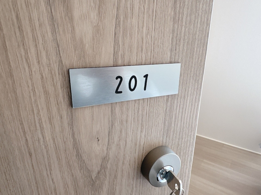 201 ツインルーム シャワー＆トイレ共有 客室1 | ビーチサイドペンションみーばる