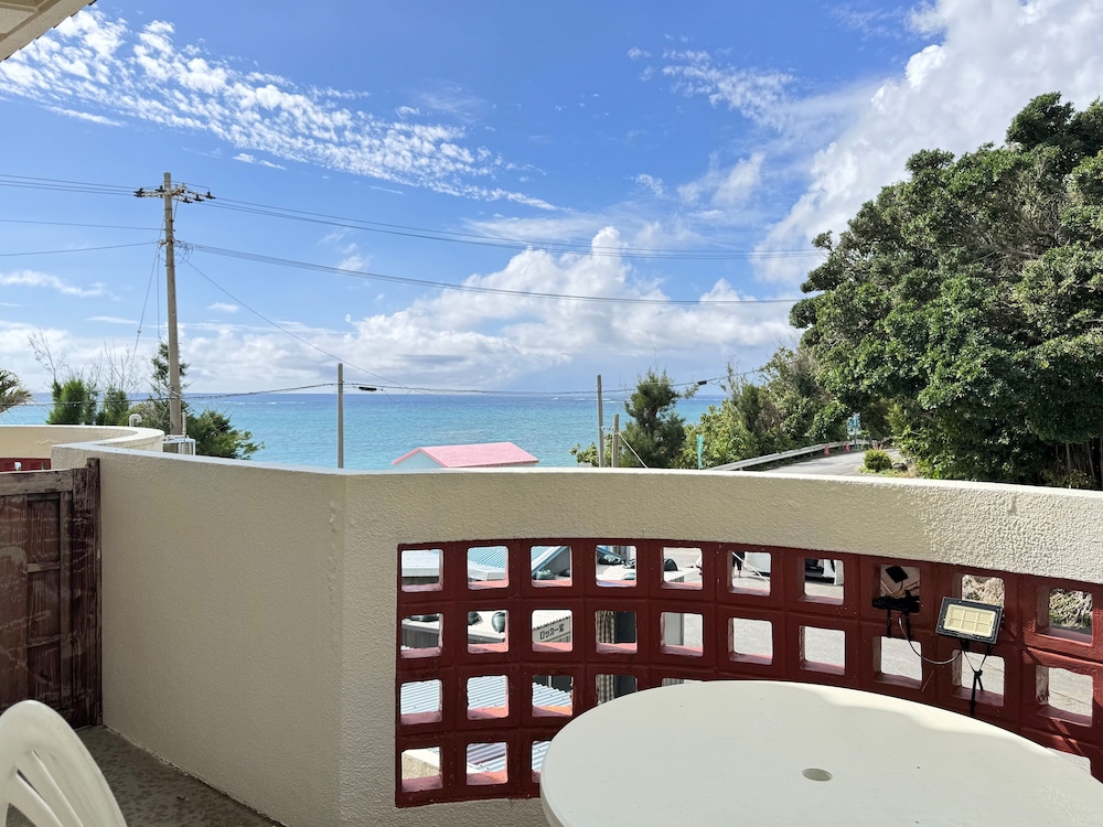 212 和室/布団 シャワー＆トイレ付 テラス / パティオ0 | ビーチサイドペンションみーばる