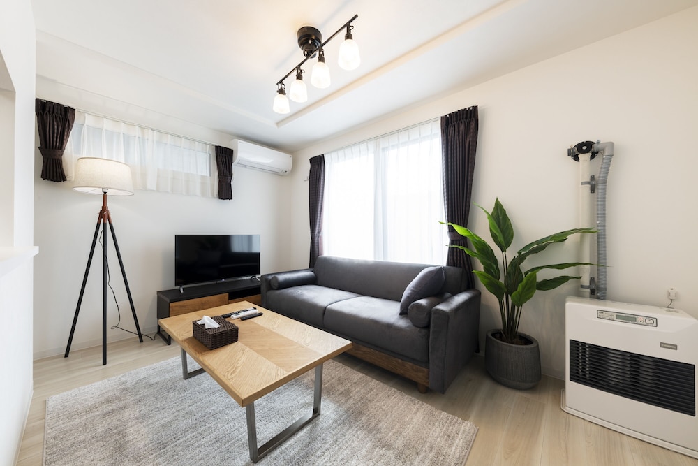 アパートメント リビング エリア0 | SERENADE 千歳MS103