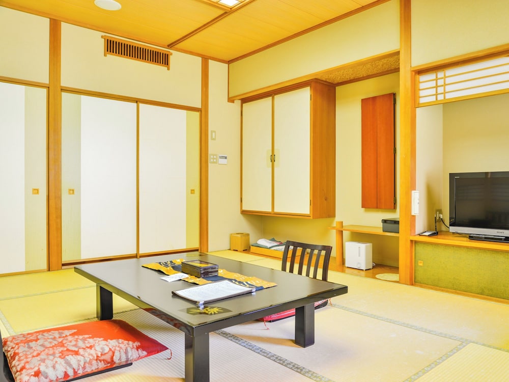 コンフォート 4 人部屋 客室1 | 奥天竜不動温泉 佐和屋