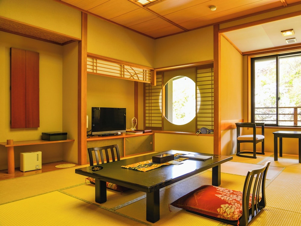 コンフォート 4 人部屋 | 奥天竜不動温泉 佐和屋