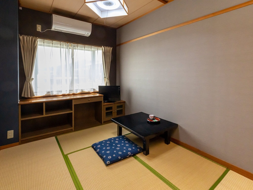 [禁煙] 和室8帖 ツイン (バス/トイレ共用) | Tabist お宿ちとせ