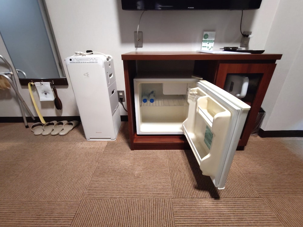 ツインルーム 小型冷蔵庫0 | 府中第一ホテル
