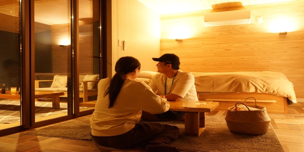 ラグジュアリー コテージ (ゆた〜と温泉券 付) 客室2 | ステラスポーツ