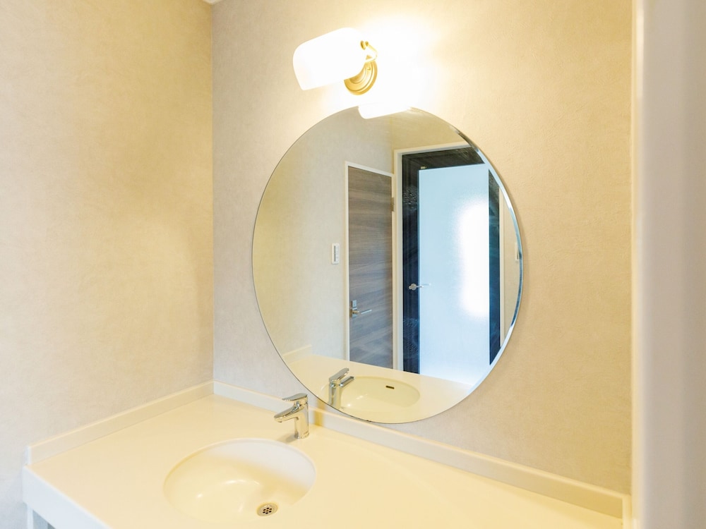 デラックスダブル+シングル 禁煙 バスルーム0 | 別府観光ホテルエース