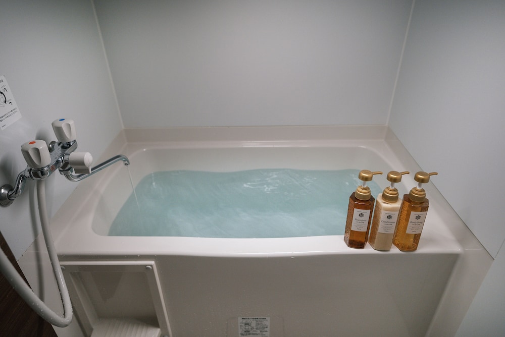 スタンダード ツイン ソファーベッド付き バスルーム0 | 谷町君 HOTEL 京都駅東 29