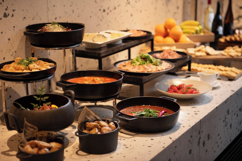 キングエグゼクティブルーム エグゼクティブラウンジアクセス エグゼクティブ ラウンジ3 | ヒルトン京都